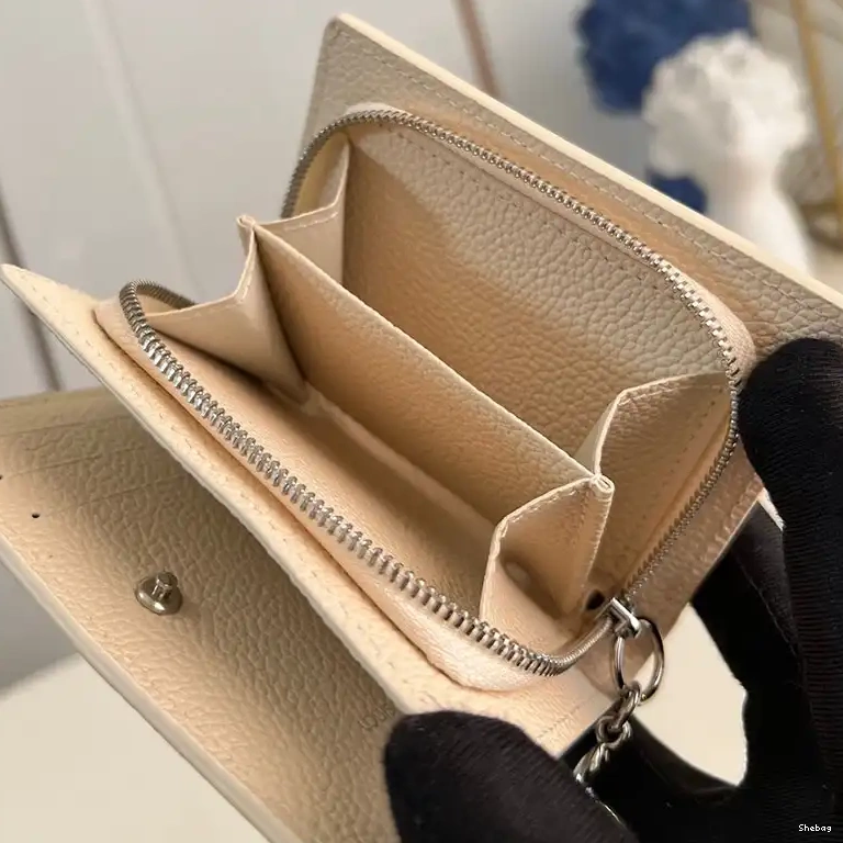 LV 2411YA0228 Bags 0712